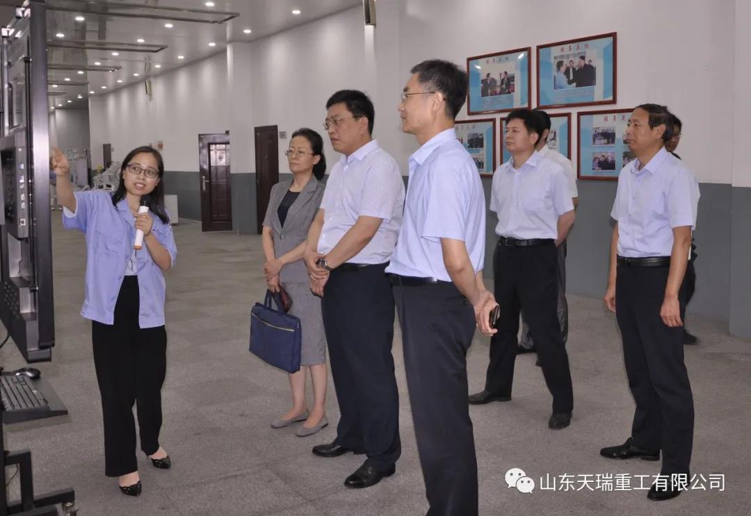 省总工会生产保护部部长谭博一行莅临yy易游重工考察调研