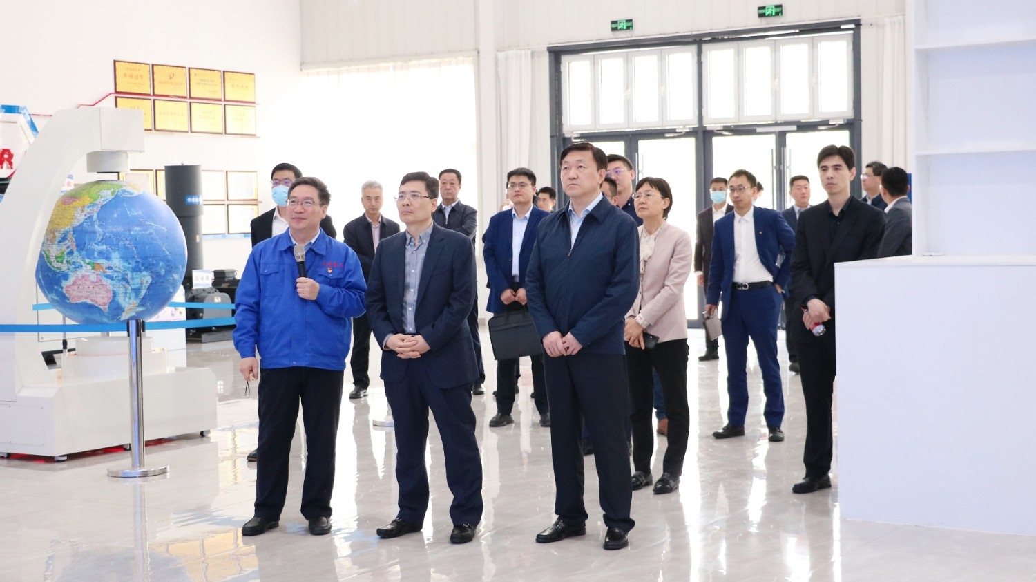 海尔集团党委书记、董事局主席、首席执行官周云杰莅临yy易游重工考察